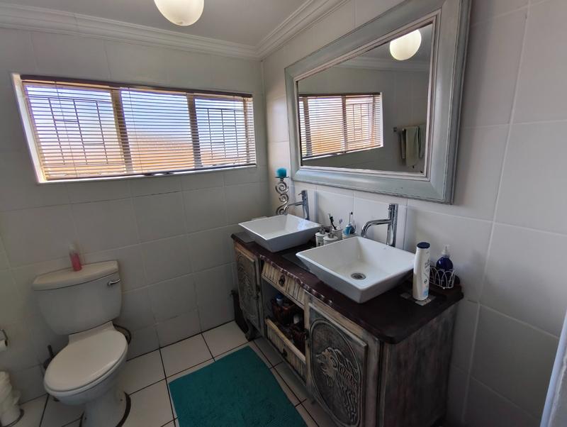 10 Bedroom Property for Sale in Parys Free State